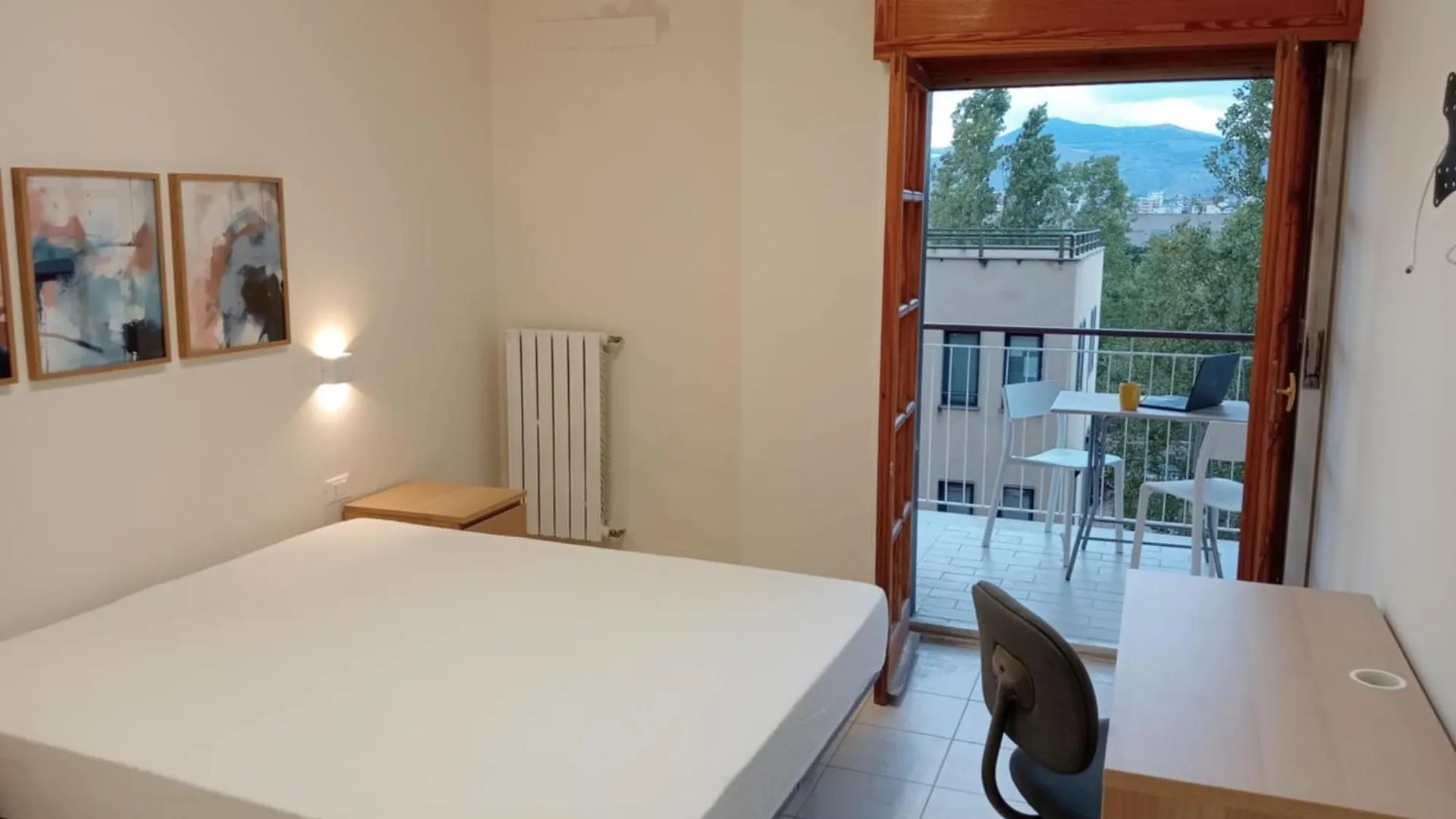 Butterfly University Roomsの連絡先